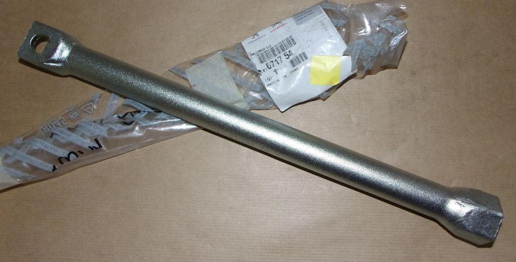 CLÉ POUR LES ROUES CITROEN JUMPER III PEUGEOT BOXER 6717.54 671754.