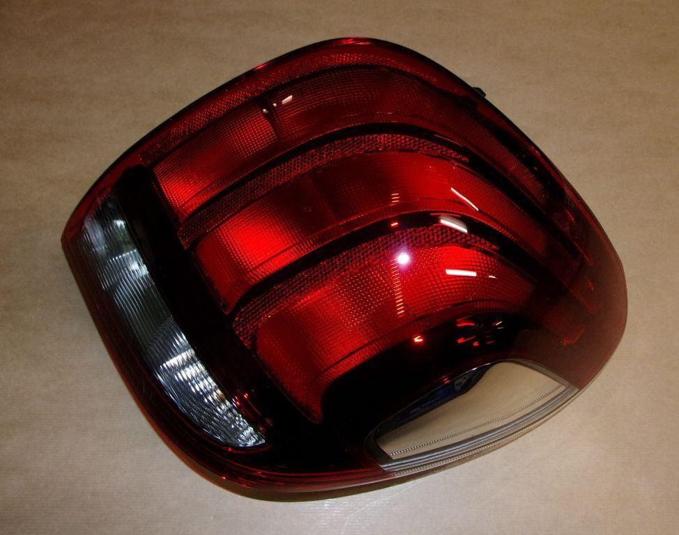 FEU ARRIERE PEUGEOT 108 DROITE B001031180.