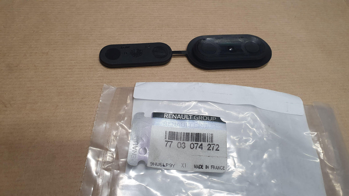 CLIPS POUR SEUIL DE PORTE RENAULT MASTER II 7703074272.