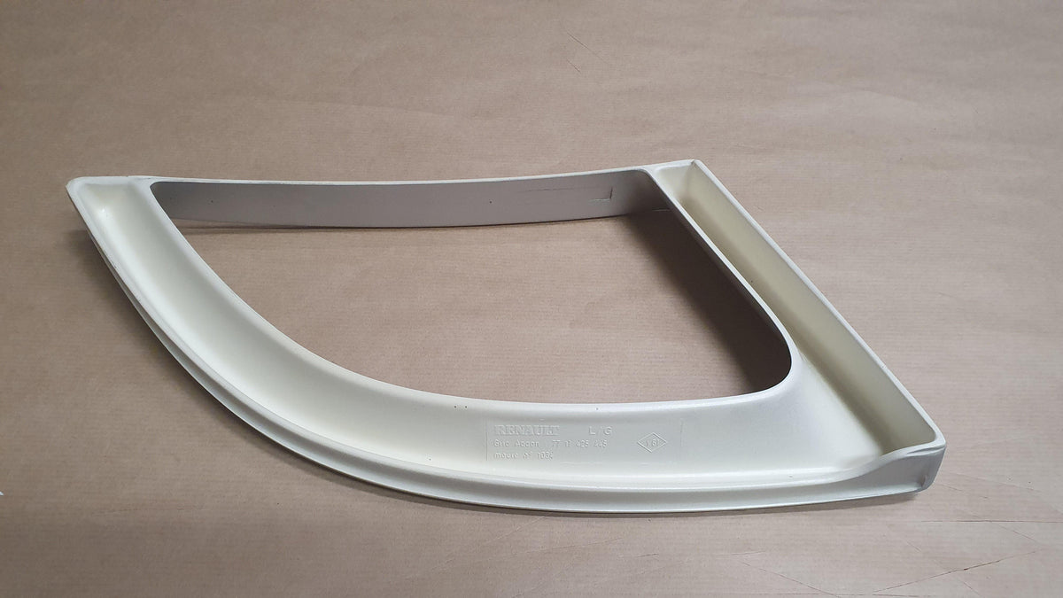 GRILLE D'ARRIVÉE AIR.RENAULT MEGANE III 7711425445.