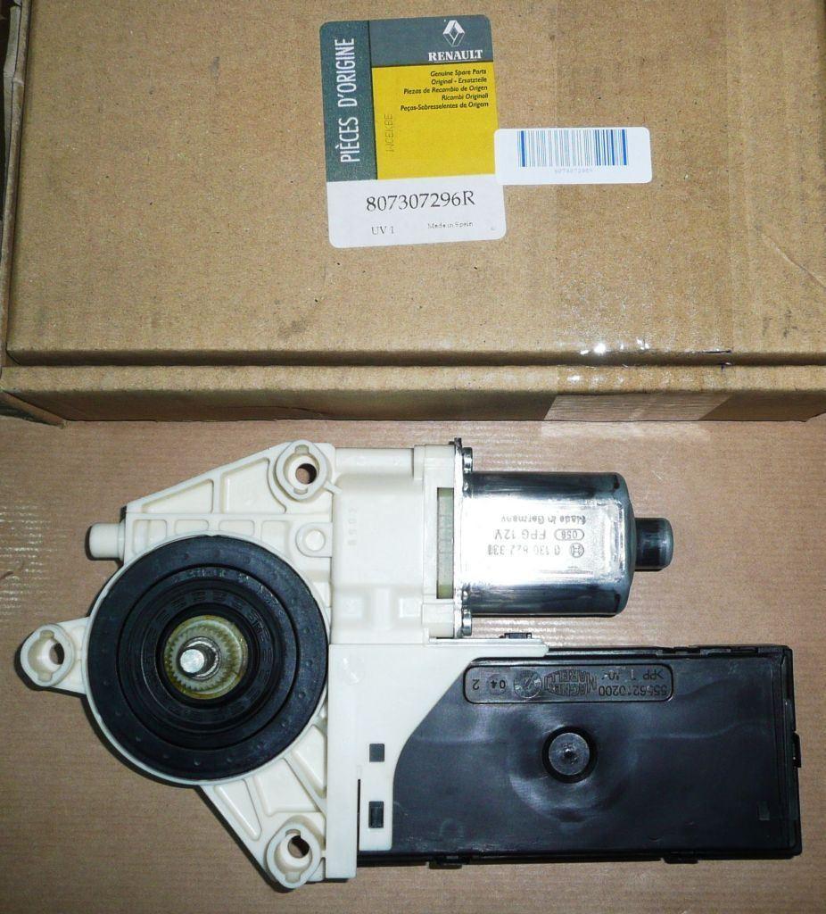 MOTEUR LEVE VITRE RENAULT LAGUNA III DROIT 807307296R.