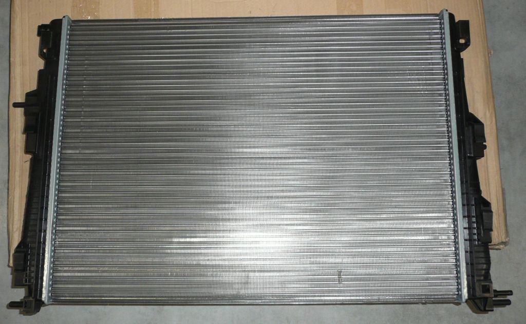 RADIATEUR D'EAU RENAULT MEGANE III 1.6 16V 214100014R.