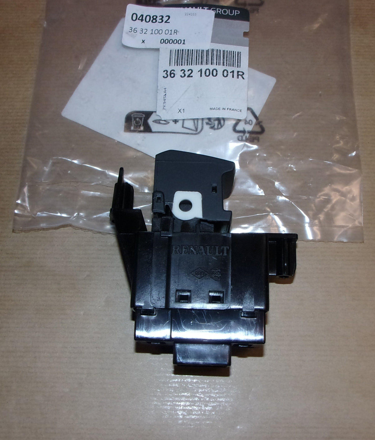 BOUTON DE FREIN A MAIN RENAULT LAGUNA III 363210001R.