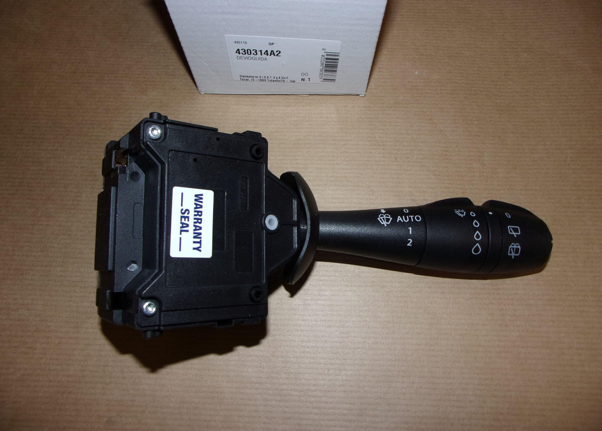 COMODO D'ESSUIE GLACE RENAULT CLIO IV,CAPTUR 8201168016.