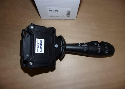 COMODO D'ESSUIE GLACE RENAULT CLIO IV,CAPTUR 8201168016.