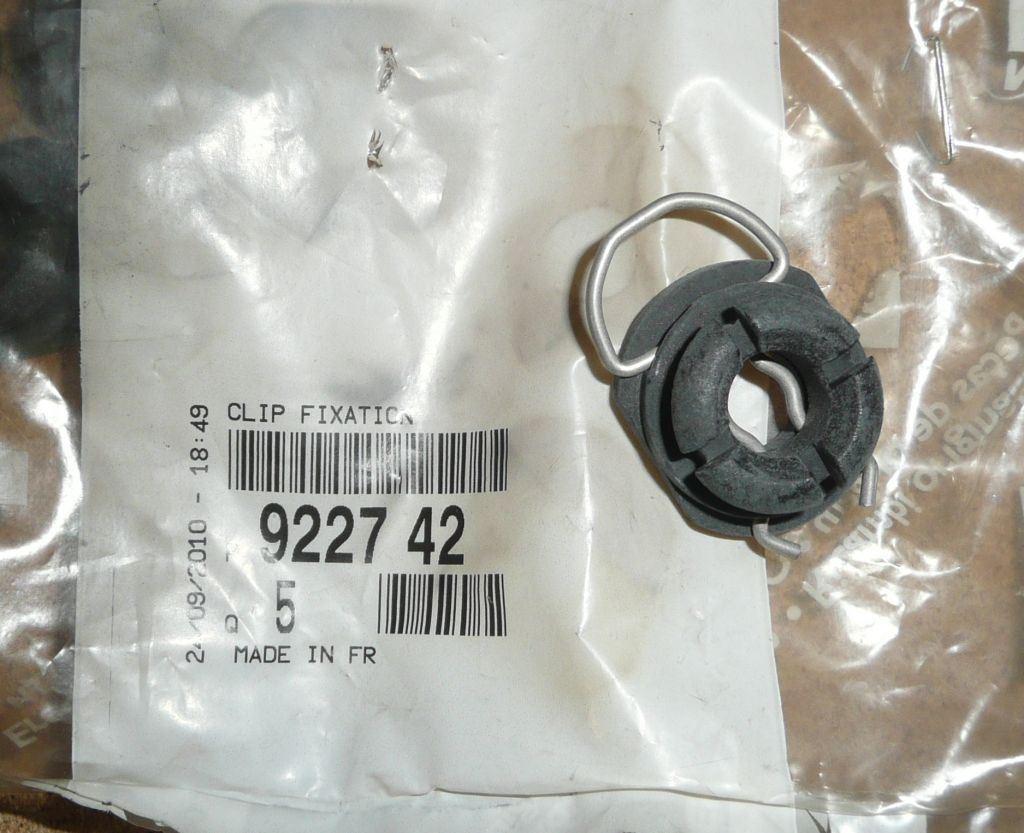 AGRAFE VITRE CITROEN XANTIA II 9227.42 922742.