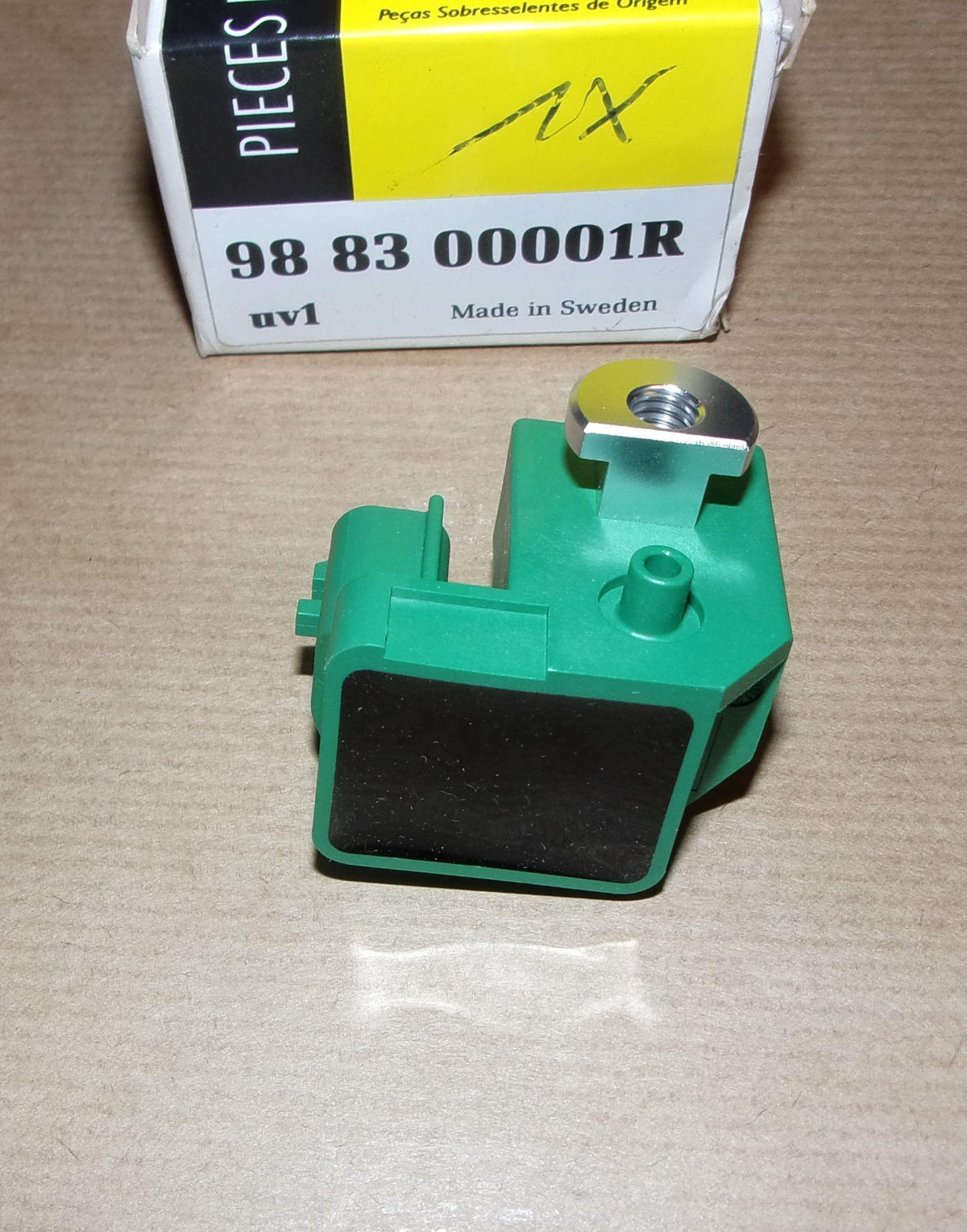 CAPTEUR DE CONTACT RENAULT LAGUNA III 988300001R.