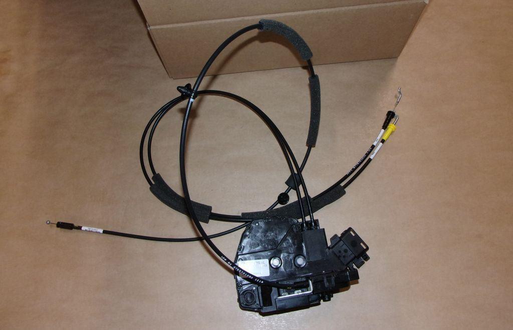 SERRURE DE PORTE COULISSANTE.RENAULT TRAFIC II 825027817R.