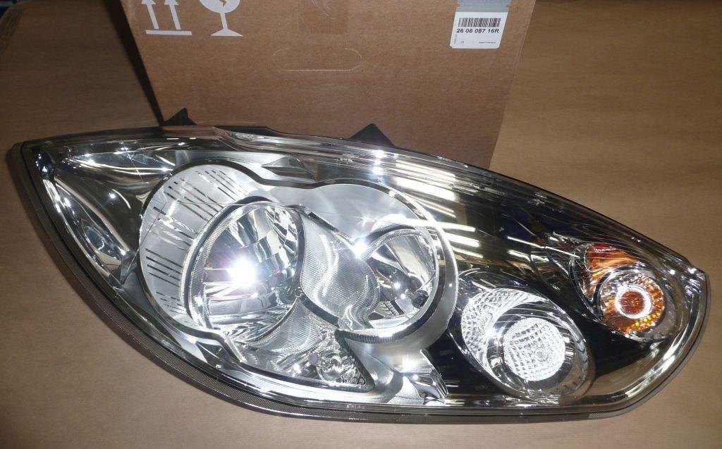 PHARES RENAULT MASTER III GAUCHE 260608716R.