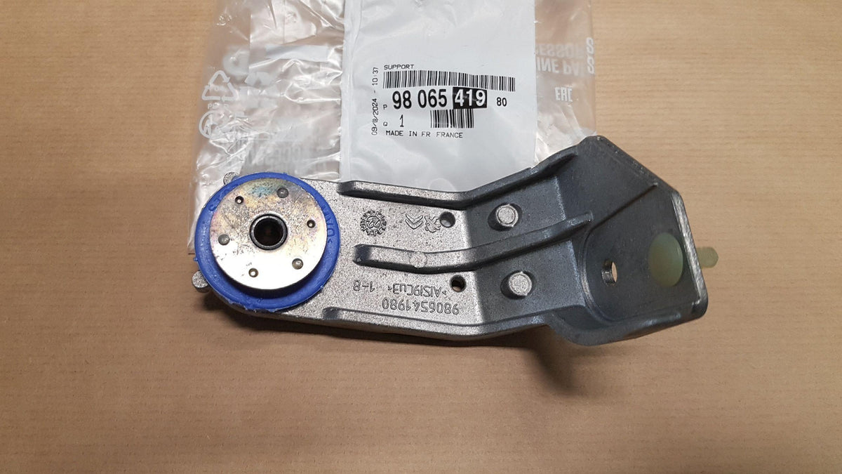 FIXATION RADIATEUR CITROEN JUMPY IV 9806541980.