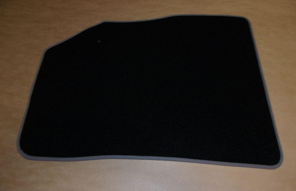TAPIS EN VELOUR RENAULT TALISMAN 8201599703.