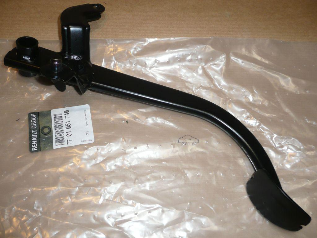 PEDALE D'EMBRAYAGE RENAULT TRAFIC II 7701051740.