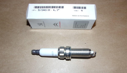 BOUGIE D'ALLUMAGE A513 CITROEN C3,C4 PEUGEOT 308 1.4 5960.L7 5960L7.