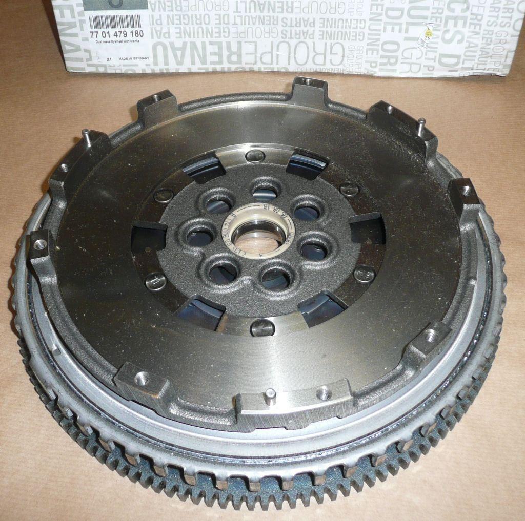 VOLANT MOTEUR BI-MASSE RENAULT ESPACE IV 2.0 1 7701479180.