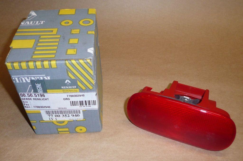 FEU DE STOP RENAULT MASTER II 7700352940.