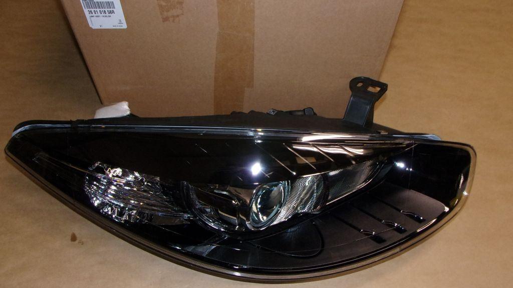 PHARES RENAULT FLUENCE DROIT 260101858R.