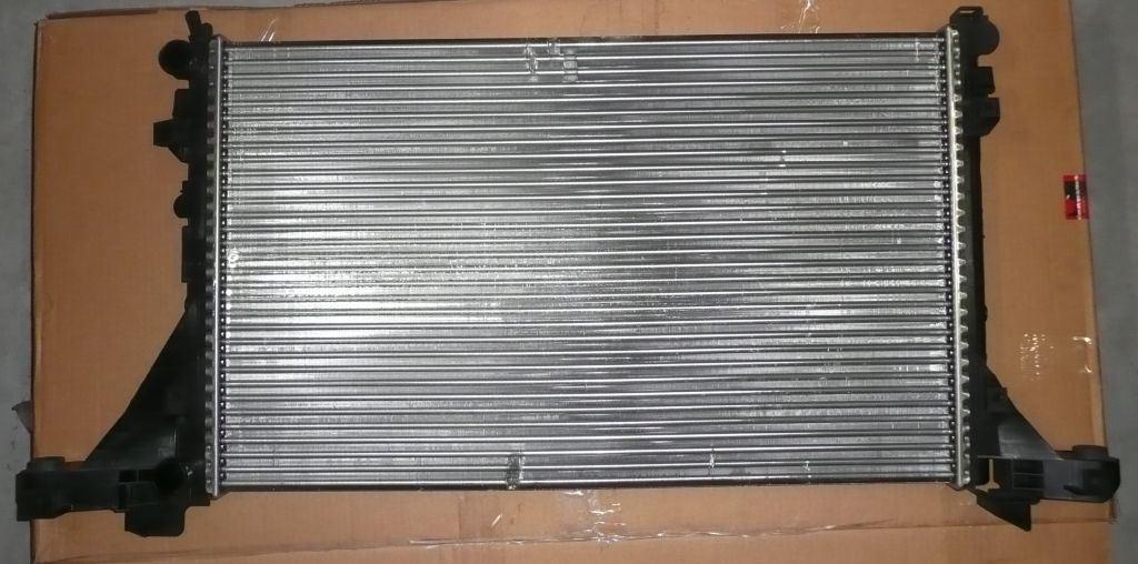 RADIATEUR D'EAU RENAULT MASTER III 214101169R.