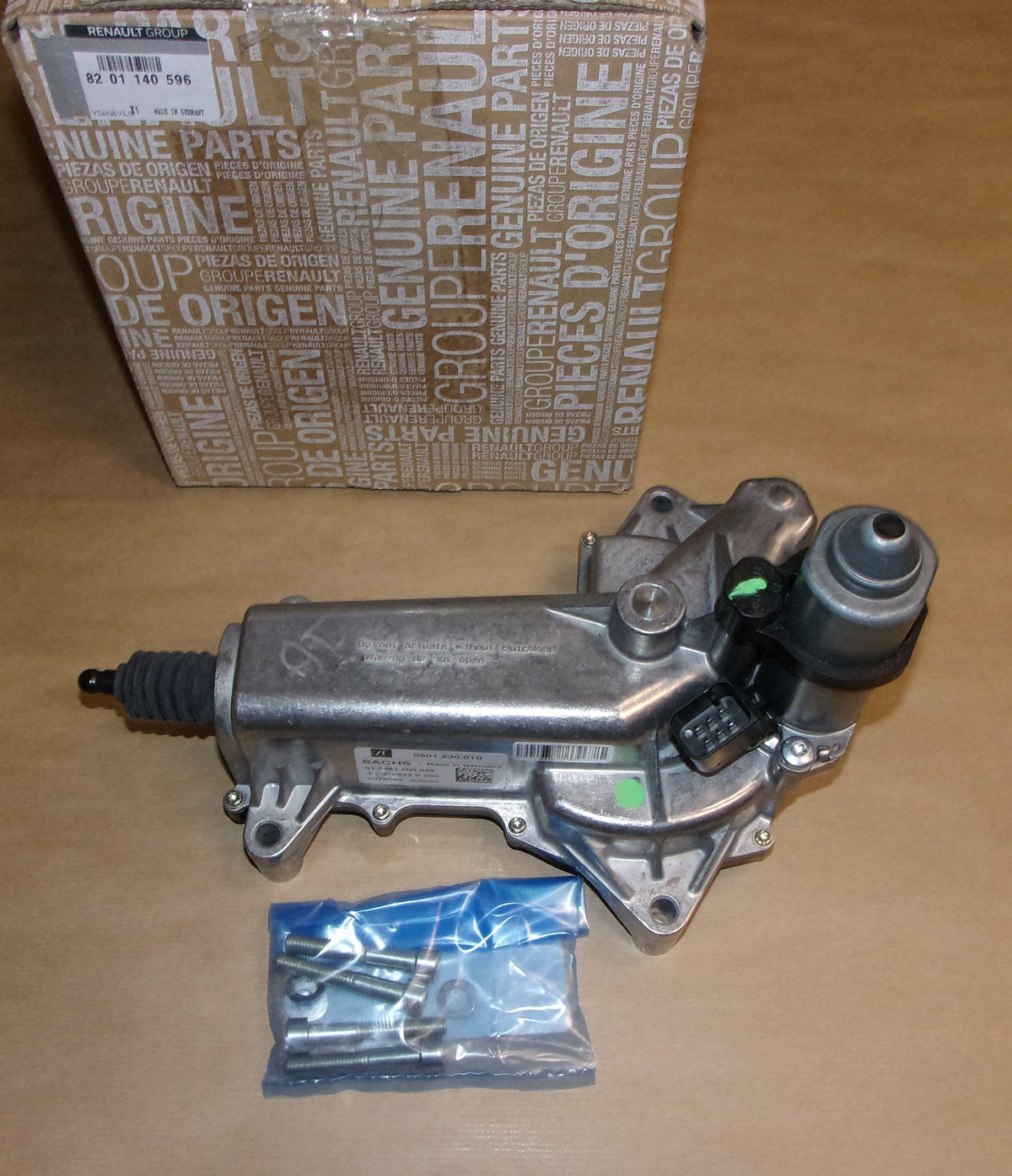 CYLINDRE RÉCEPTEUR EMBRAYAGE RENAULT MASTER II 8201140596.