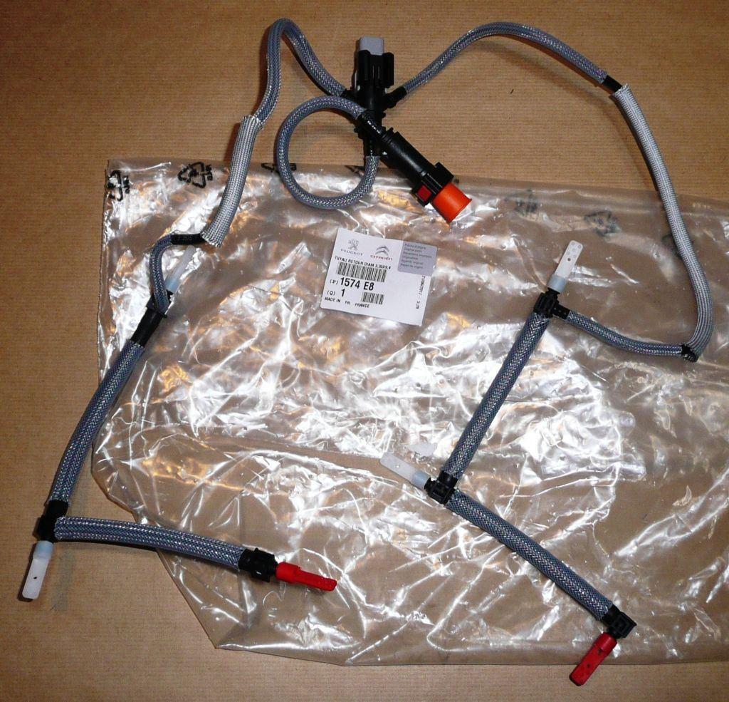 TUYAU DE RETOUR D'INJECTION.CITROEN C5 III 3.0 1574.E8 1574E8.