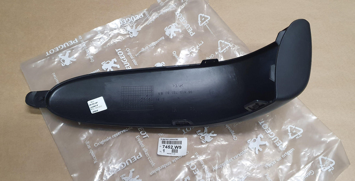 COUVERCLE DE PARE.CHOCS PEUGEOT 206 ARRIERE GA 7452.W9 7452W9.