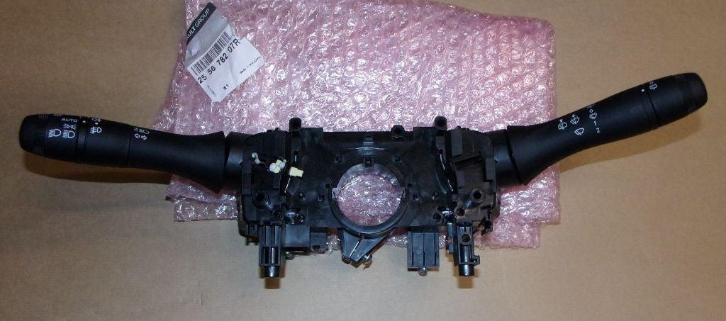 COMMUTATEUR COMBINE DACIA DUSTER II 255678207R.
