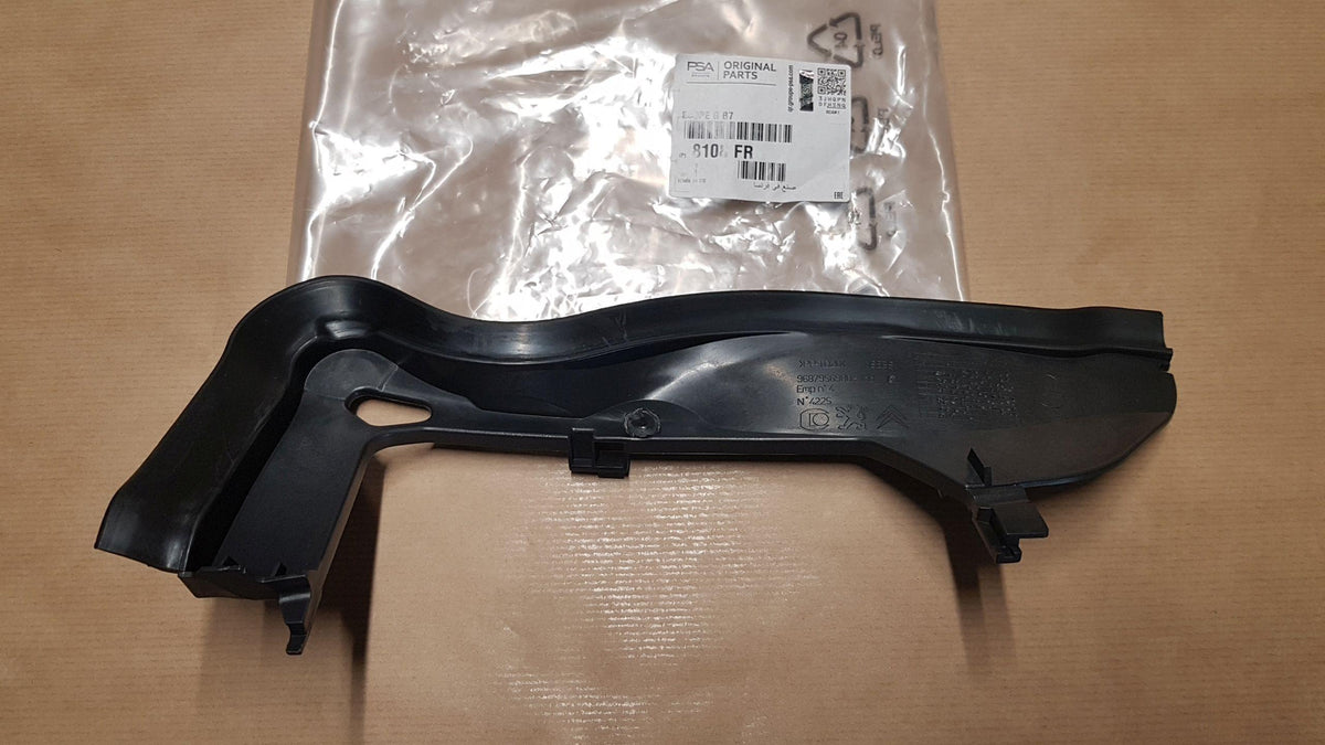 GOUSSET DE BAIE DE PARE.BRISE CITROEN C4 III 8108.FR 8108FR.