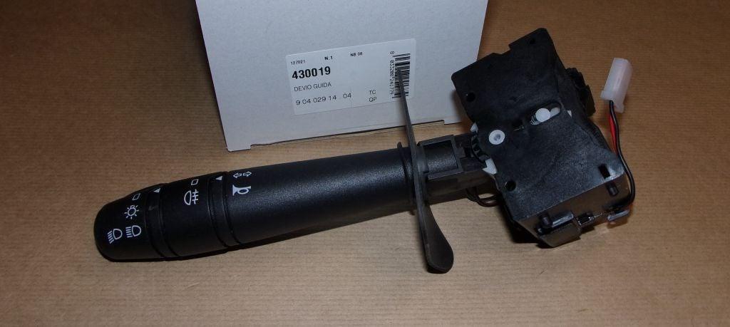 COMODO DES PHARES RENAULT KANGOO,MEGANE PEUGEOT/M.AR 7701044278.