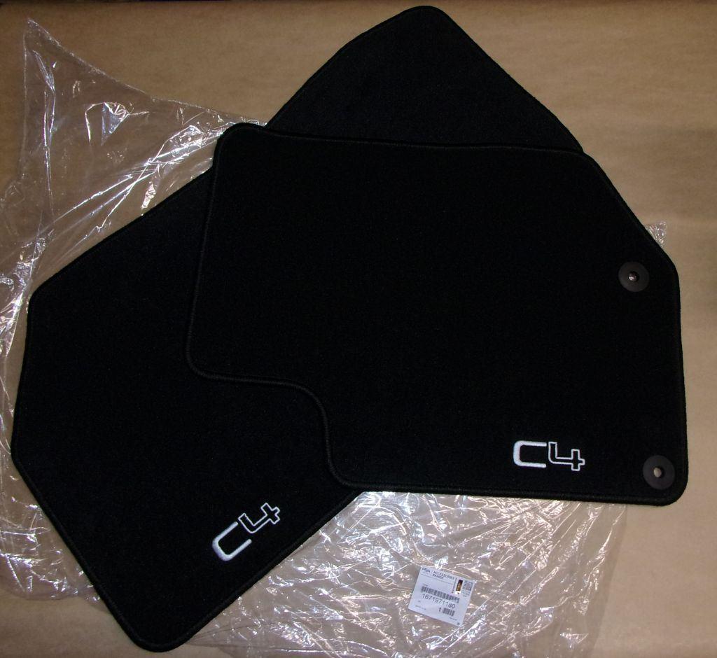 TAPIS EN VELOUR CITROEN C4 III AVANT 1671971180.