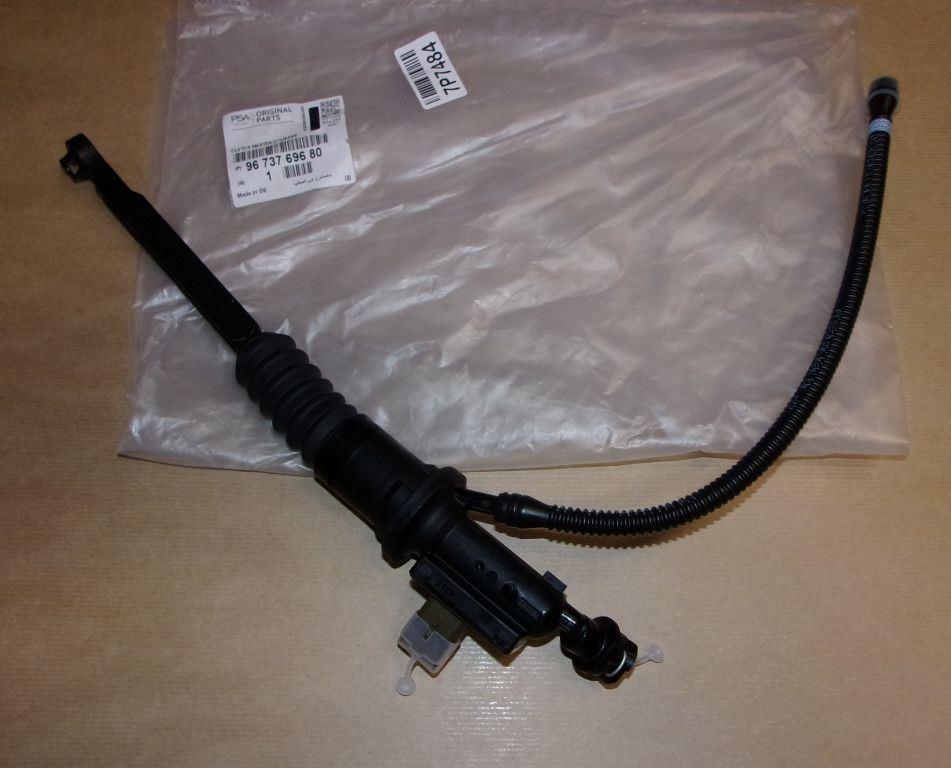 POMPE D'EMBRAYAGE PEUGEOT 308 9673769680.