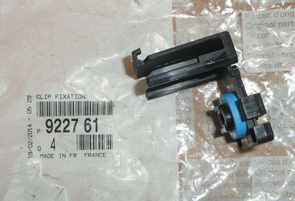 AGRAFE VITRE CITROEN BERLINGO II 9227.61 922761.