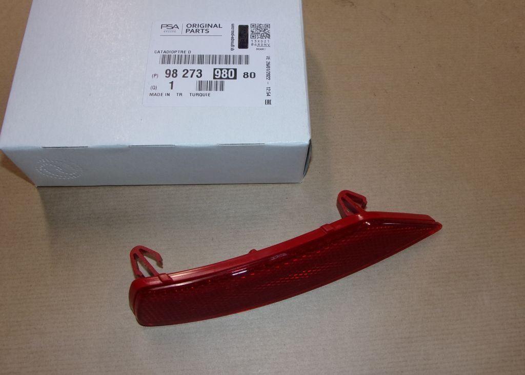 RÉFLECTEUR DE PARE-CHOC ARRIERE PEUGEOT 208 DR 9827398080.