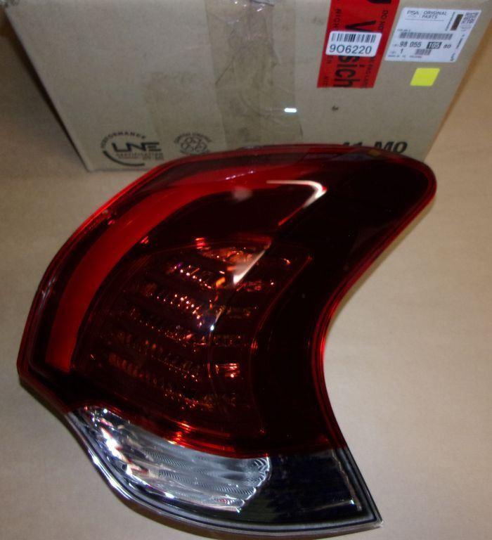 FEU ARRIERE PEUGEOT 3008 ARRIERE GAUCHE 9805510580.