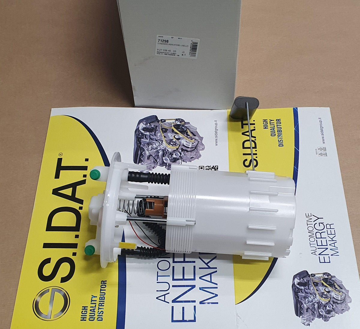 COUVERCLE DE LA POMPE A CARBURANT RENAULT LAGU 170110001R.