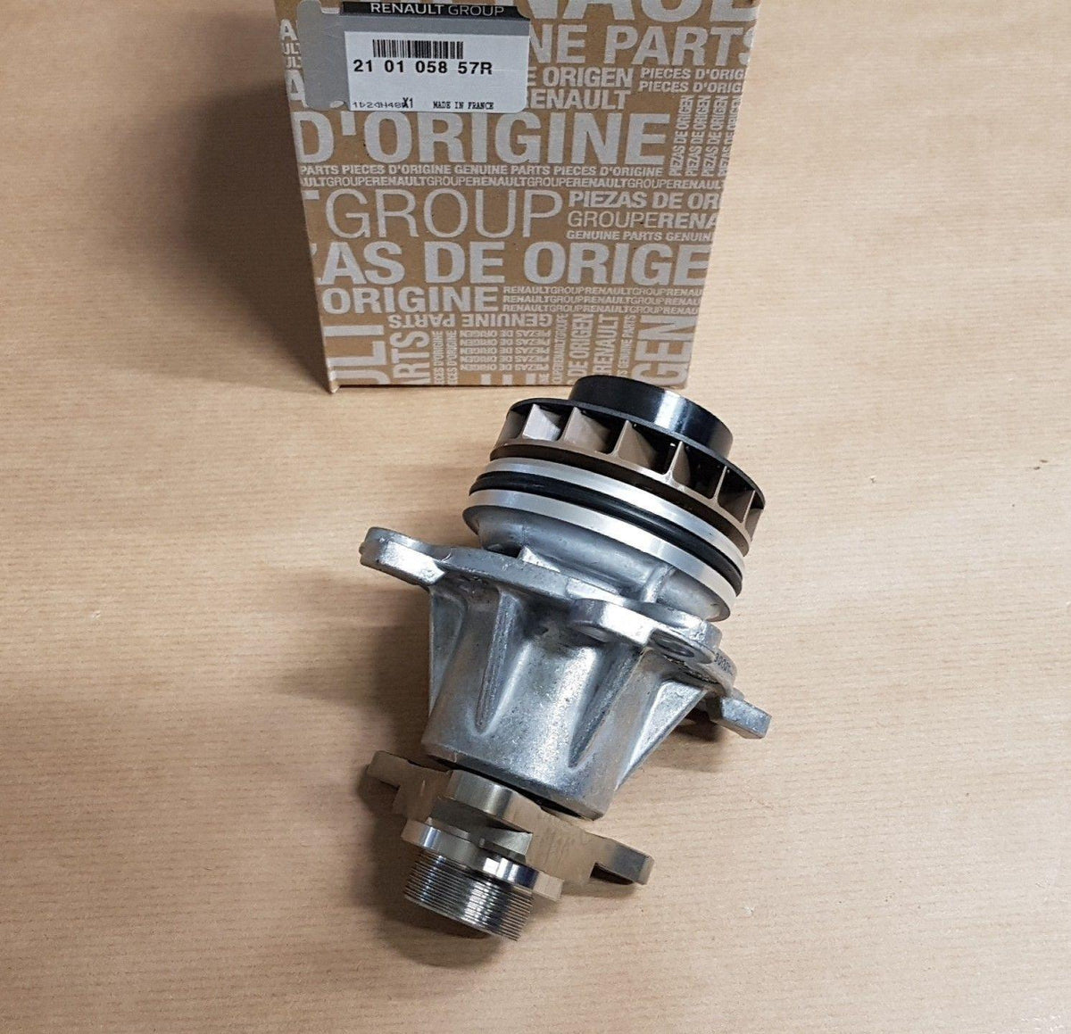 POMPE A EAU RENAULT MASTER III 2.3DCI 10> 210105857R.