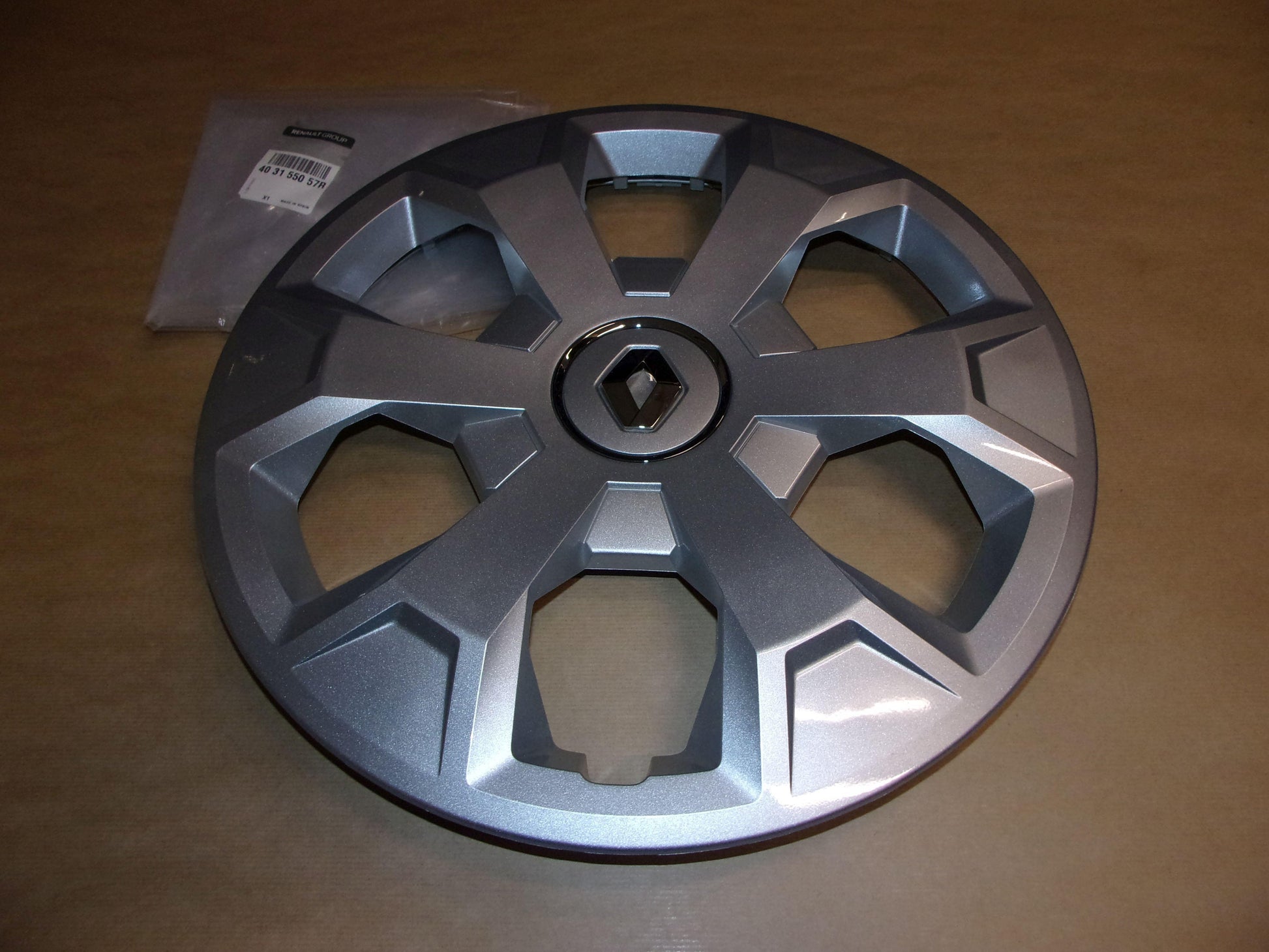 ENJOLIVEUR RENAULT TRAFIC III,IV 16-POUCE 403155057R.