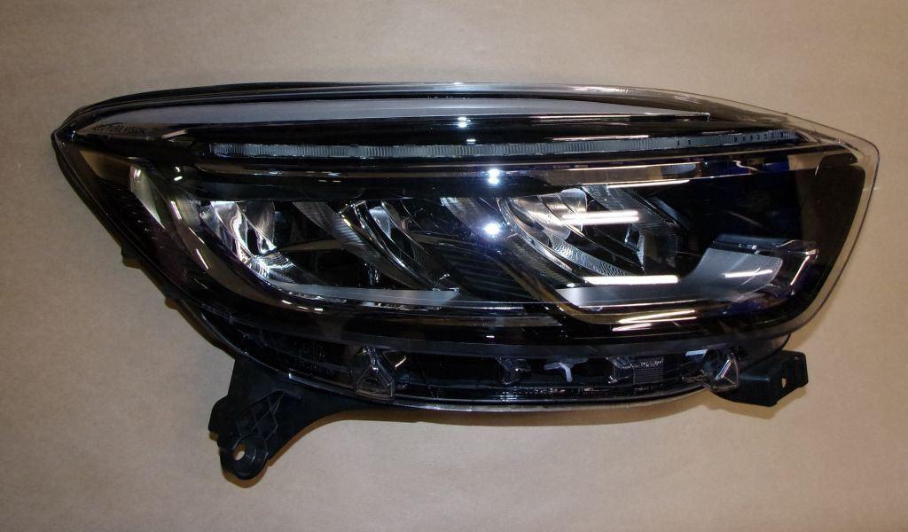 PHARES RENAULT CAPTUR DROIT 260100579R.