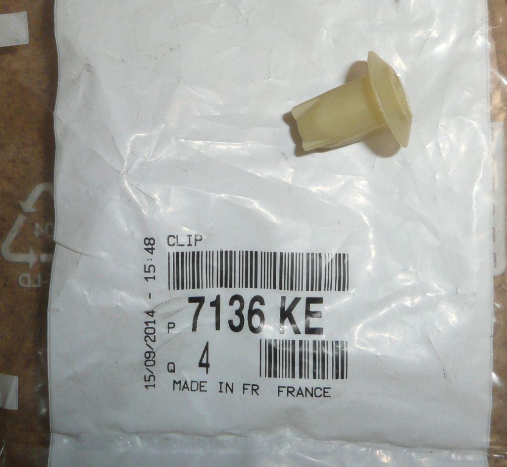 AGRAFE GARDE.BOUE CITROEN C3 III AVANT 7136.KE 7136KE.