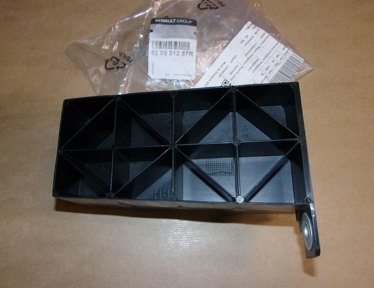 FIXATION RADIATEUR RENAULT MEGANE IV 620921287R.