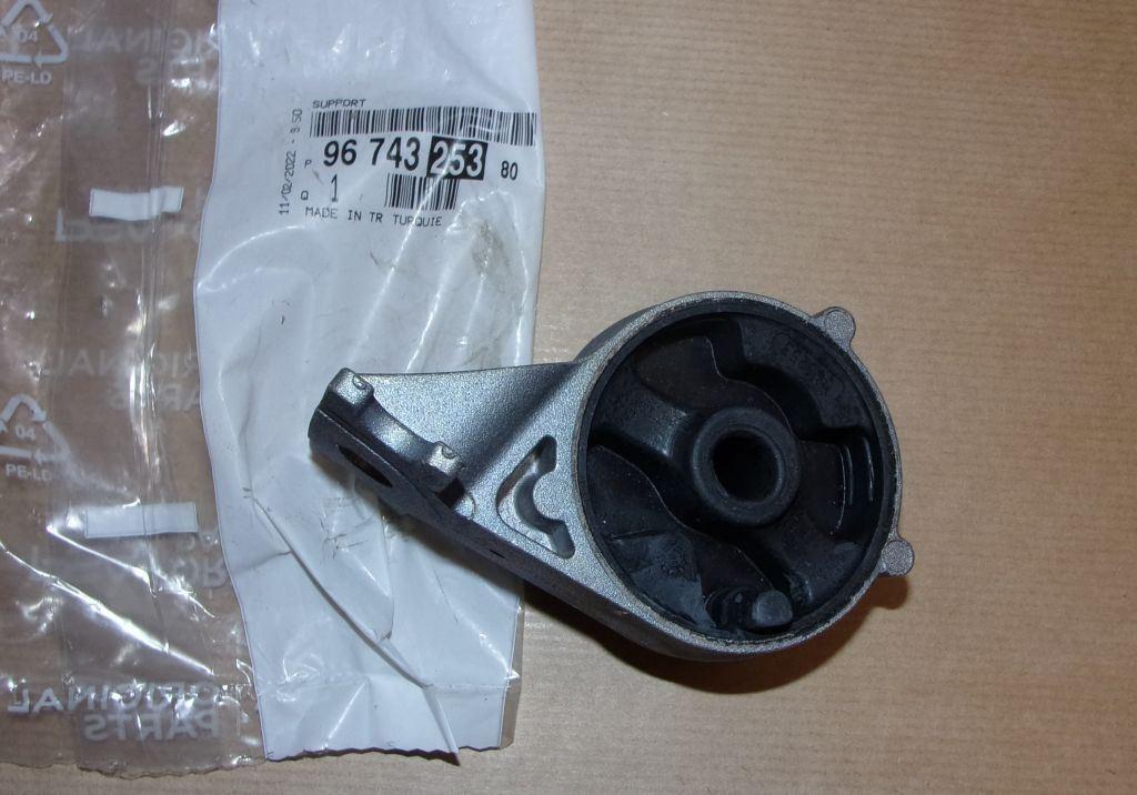 SILENTBLOC DU SILENCIEUX PEUGEOT 308,508 9674325380.