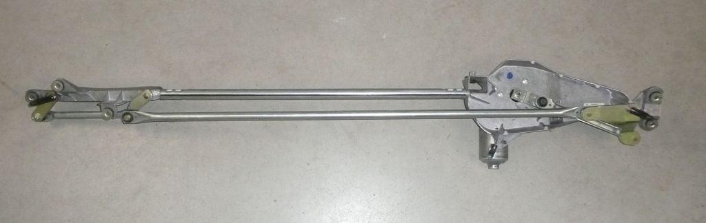 MOTEUR D'ESSUIE GLACE RENAULT ESPACE IV 8200014038.