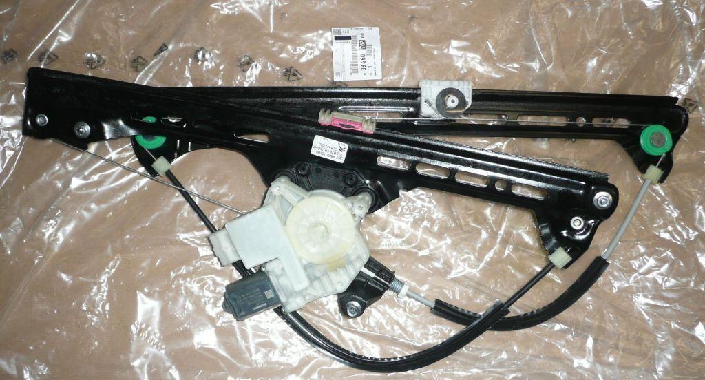 LEVE-VITRE ÉLECTRIQUE.CITROEN C4 PICASSO DROIT 9826076280.