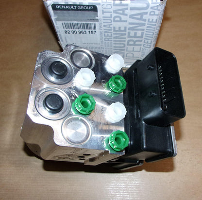 POMPE DE FREIN ABS RENAULT MASTER II 8200963157.