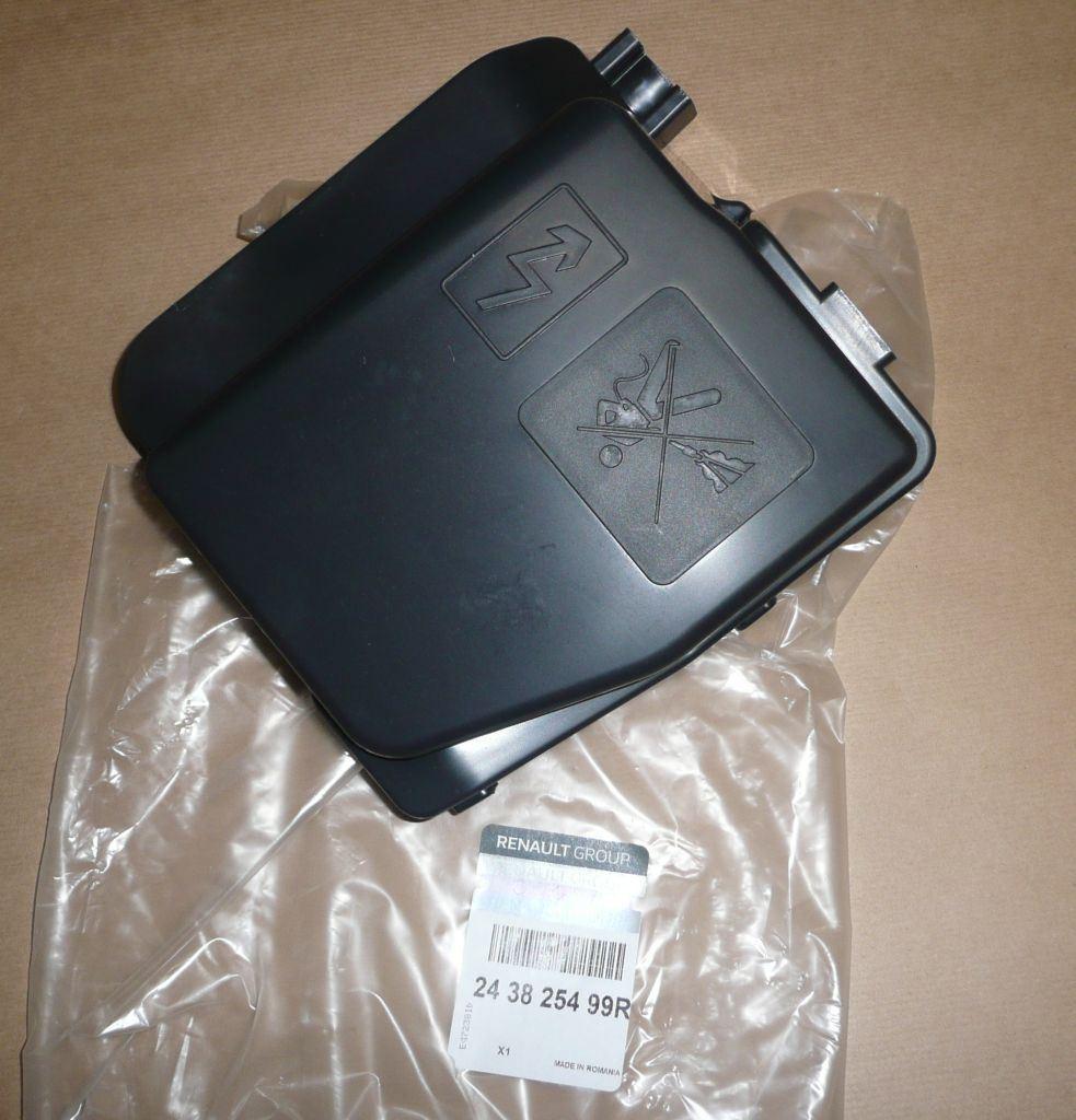 ARMATURE DE BOITE A FUSIBLES DACIA DUSTER 243825499R.