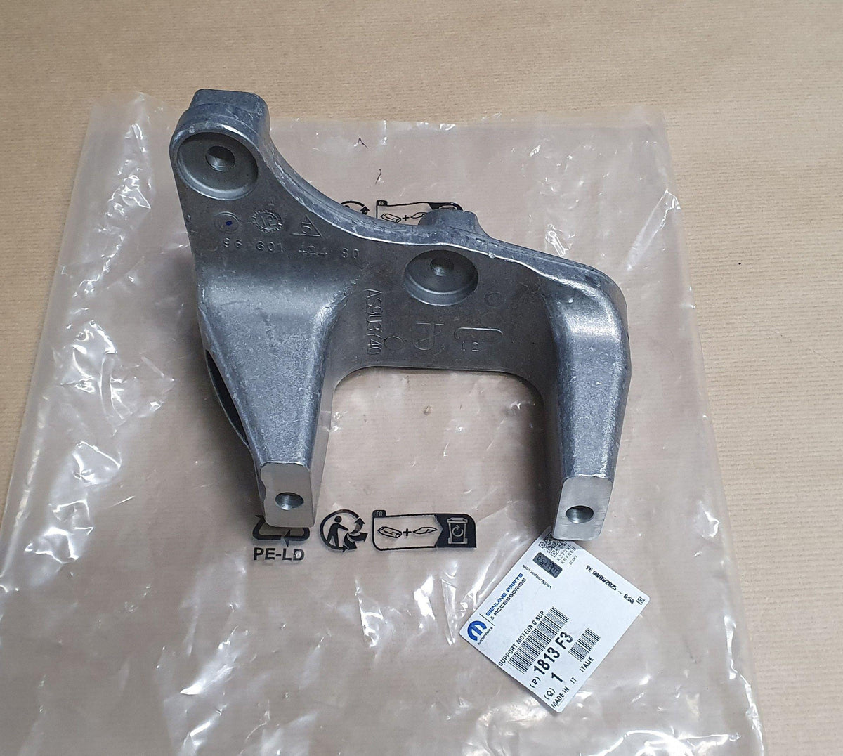 SUPPORT MOTEUR PEUGEOT 407,508 1.6HDI 1813.F3 1813F3.