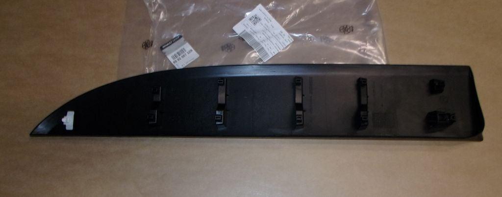 GLISSIERE PORTE RENAULT TRAFIC III DROITE 808200752R.