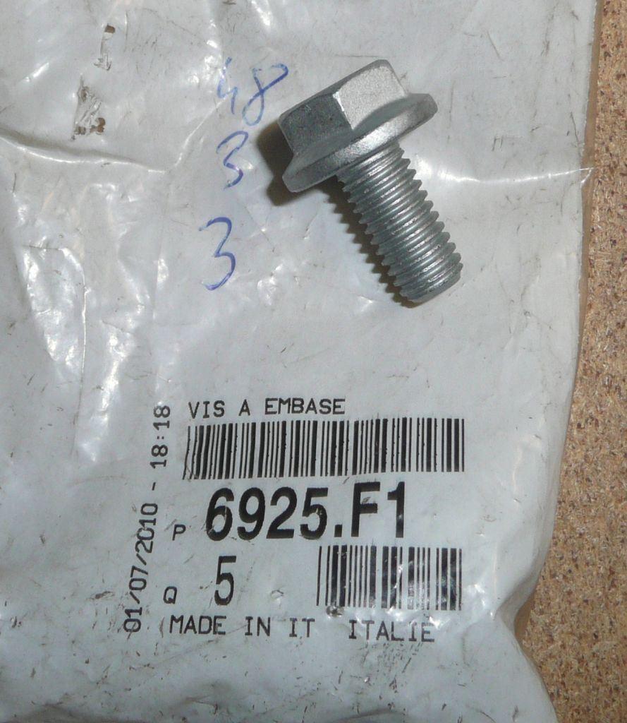 VIS DE PIGNON DE COURROIE.CITROEN C5 III 3.0HD 6925.F1 6925F1.