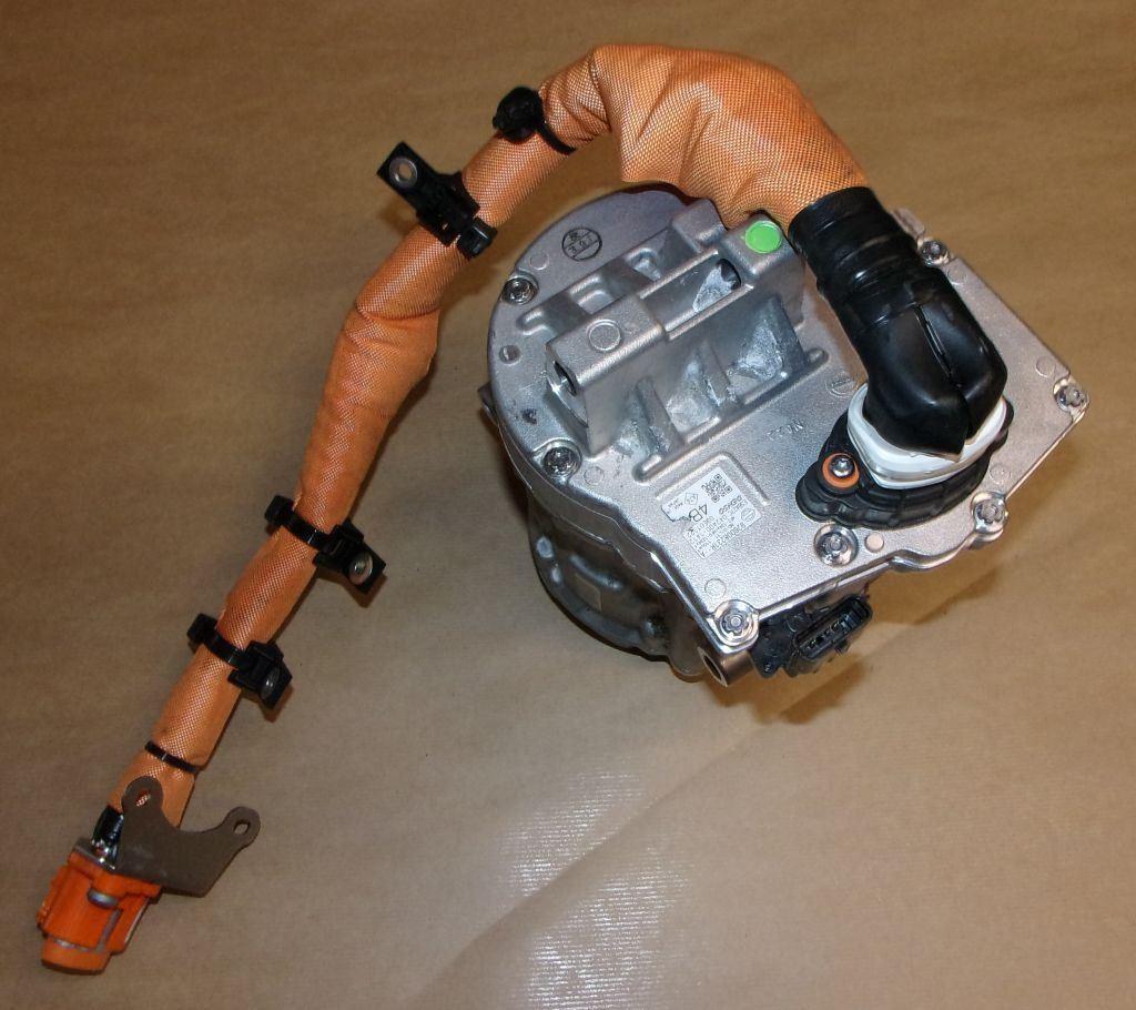 COMPRESSEUR DE CLIMATISATION RENAULT ARKANA 926003211R.