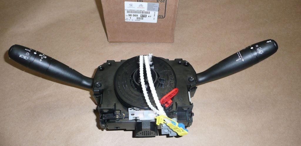 COMMUTATEUR COMBINE PEUGEOT 307,308 98069978XT.