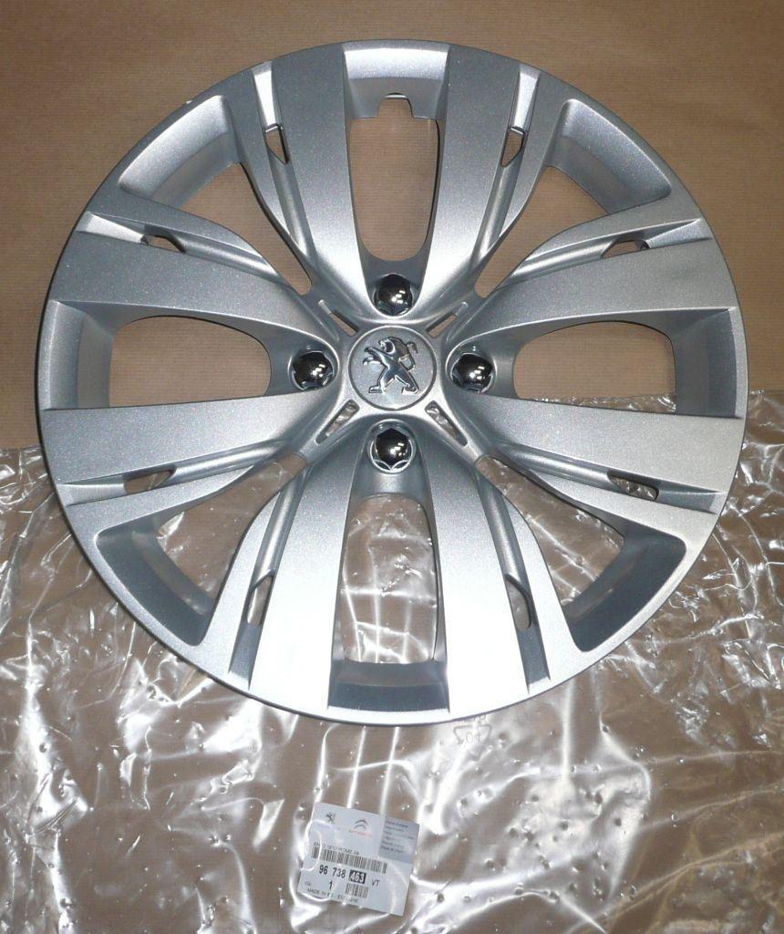 Origine Enjoliveur de roue 15 pouces Chrome NIVEAU2 Peugeot 208 I, 96738463VT.