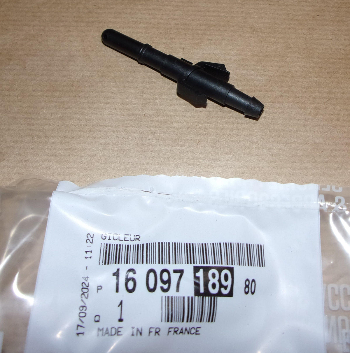 EMBOUT DU SYSTEME DE LAVE-GLACE CITROEN C3 AIR 1609718980.